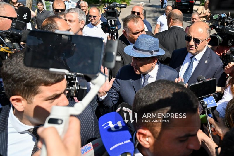 Премьер-министр Армении Никол Пашинян на брифинге после голосования на парламентских выборах