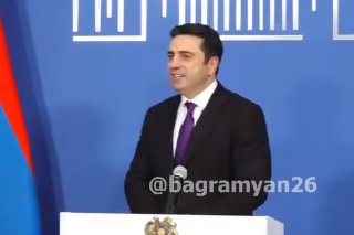 Ален Симонян выступает в Национальном собрании Армении