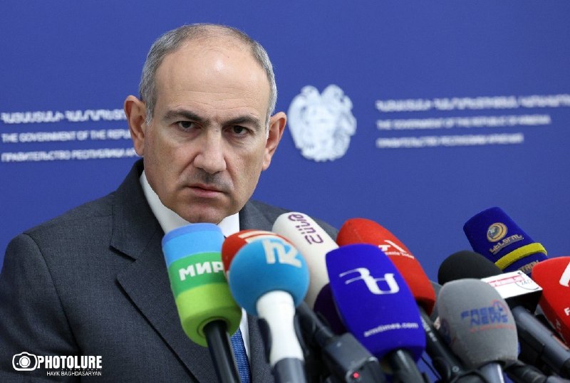 Никол Пашинян выступает на предвыборном мероприятии в Армении