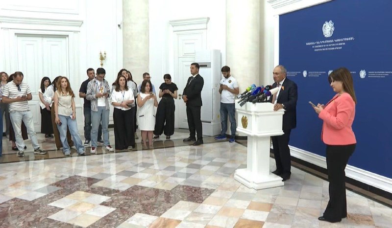 Премьер-министр Армении Никол Пашинян на брифинге, Армения
