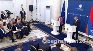 Урсула фон дер Ляйен поздравила Пашиняна с победой на выборах и объявила о €200 млн помощи Армении