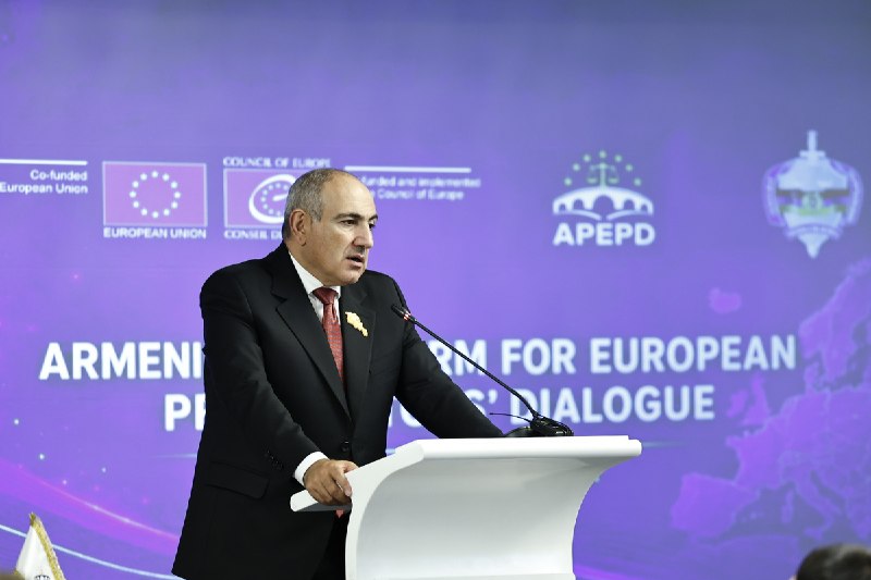 Премьер-министр Никол Пашинян выступает на конференции Прокуратуры Республики Армения