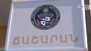 Министр обороны Армении Сурен Папикян у новой столовой для курсантов в учебном центре на озере Севан