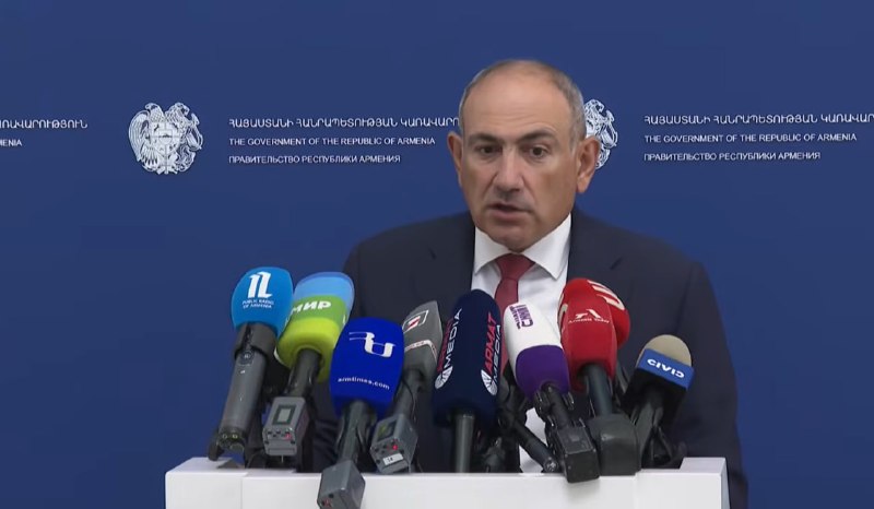 Никол Пашинян на брифинге в Армении
