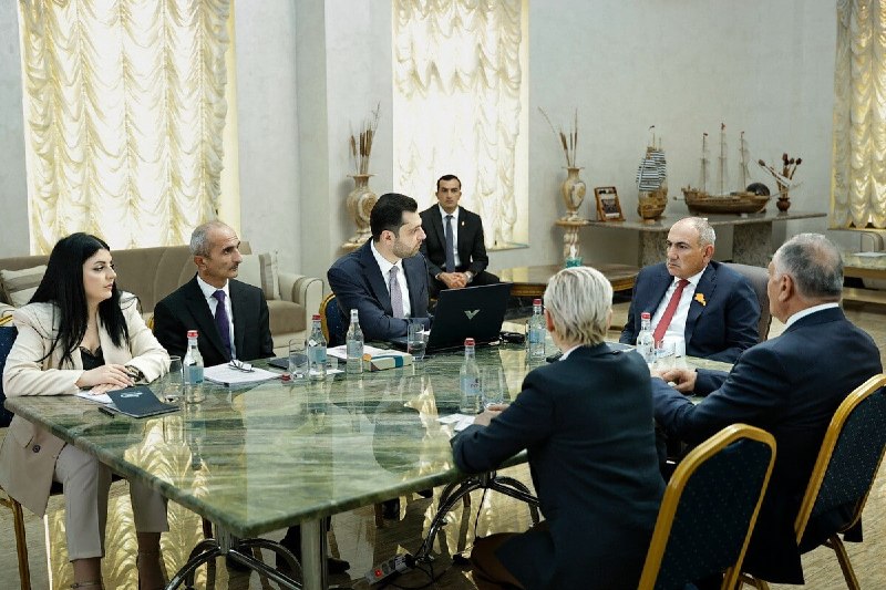 Премьер-министр Никол Пашинян в экспо-центре «Меридиан» в Ереване осматривает подготовку к COP17