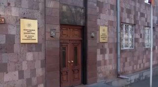 Сотрудники Антикоррупционного комитета Армении проводят обыски в рамках дела о предвыборном подкупе избирателей.