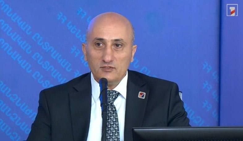 Председатель ЦИК Армении Ваагн Овакимян во время пресс-конференции