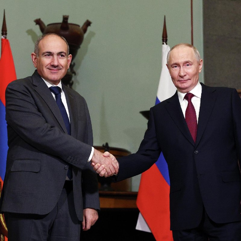 Никол Пашинян и Владимир Путин на встрече