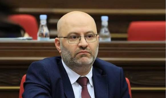 Губернатор Ширака Давид Арушанян на официальном мероприятии в Армении