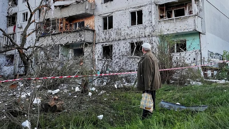 Последствия ракетного удара по Киеву, поврежденный жилой дом, Армения