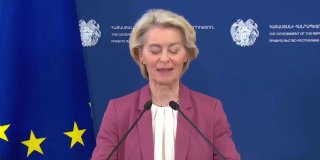 Урсула фон дер Ляйен поздравила армянские власти с победой на выборах в ходе визита в Ереван