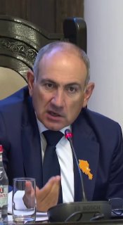 Премьер-министр Армении Никол Пашинян на мероприятии, посвященном экономике